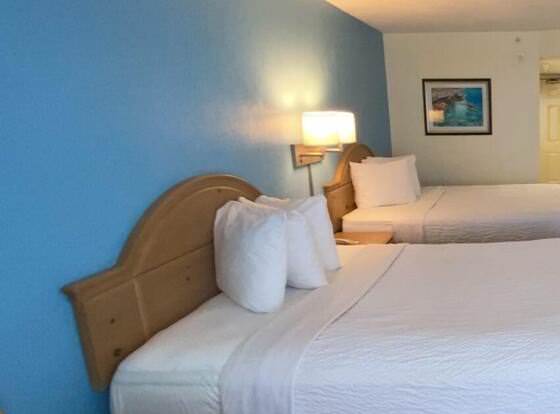 Tropical Winds Oceanfront Hotel allows check-in for 18 year-old guests