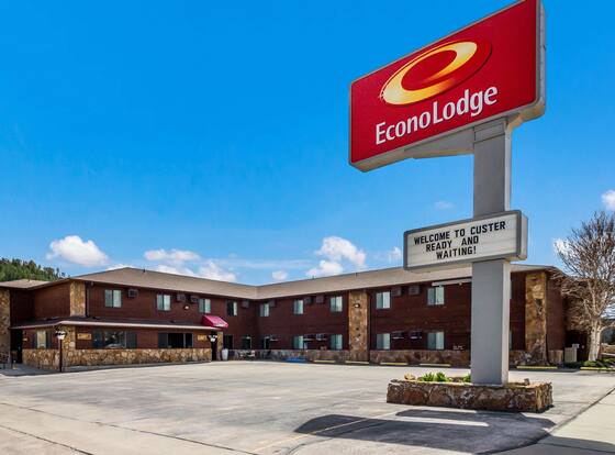 Econo Lodge Custer allows check-in for 18 year-old guests
