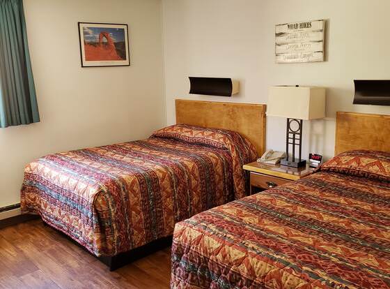 Silver Sage Inn Moab allows check-in for 18 year-old guests