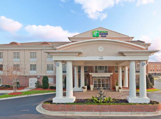 Holiday Inn Express & Suites Vicksburg, an IHG Hotel allows check-in for 18 year-old guests