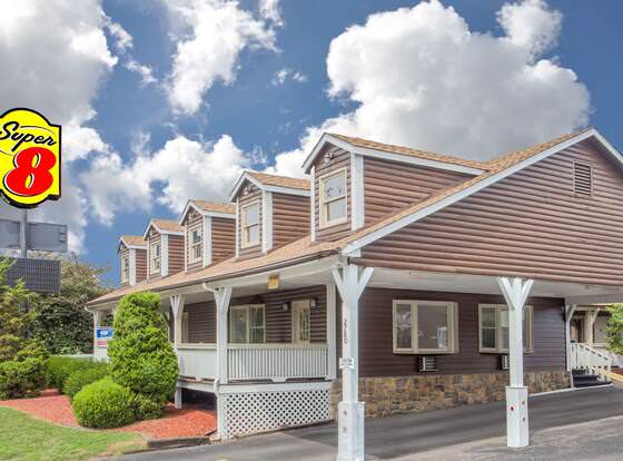 Super 8 by Wyndham Christiansburg allows check-in for 18 year-old guests