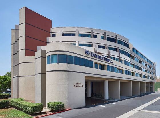 DoubleTree by Hilton Fullerton allows check-in for 18 year-old guests