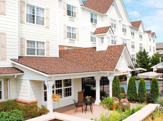 Sonesta Simply Suites Seattle Renton allows check-in for 18 year-old guests