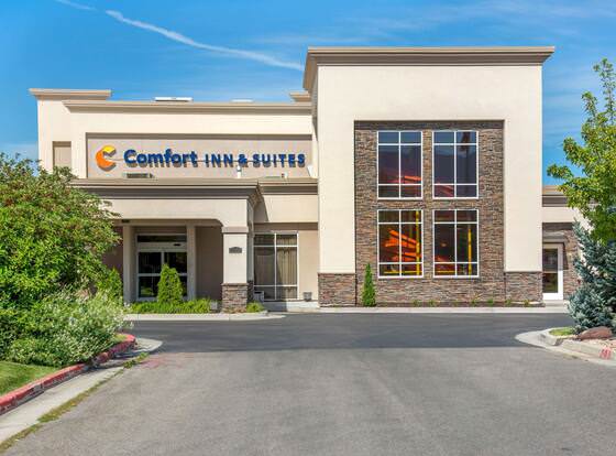 Comfort Inn & Suites Logan Near University allows check-in for 18 year-old guests