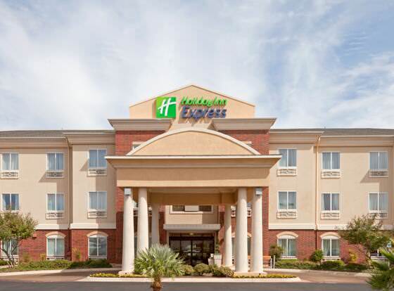 Holiday Inn Express Hotel & Suites San Angelo, an IHG Hotel allows check-in for 18 year-old guests