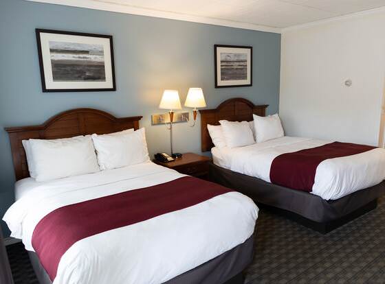 Weathervane Terrace Inn and Suites allows check-in for 18 year-old guests