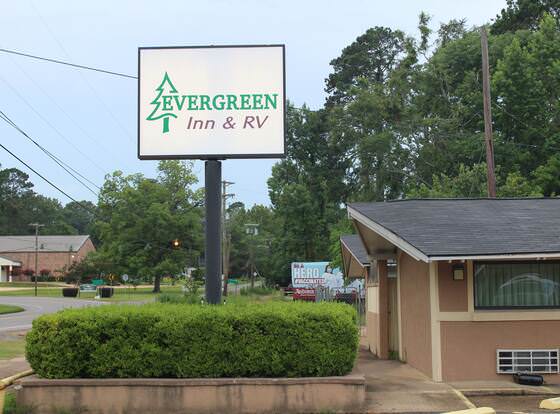 EverGreen Inn & RV allows check-in for 18 year-old guests