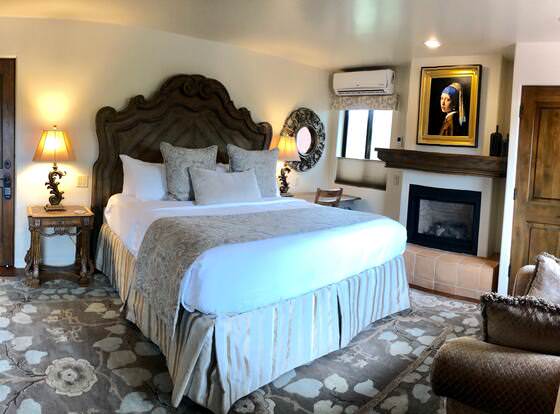 Casa Sedona Inn allows check-in for 18 year-old guests