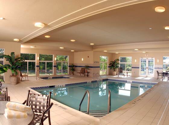 Country Inn & Suites by Radisson, Lewisburg, PA allows check-in for 18 year-old guests