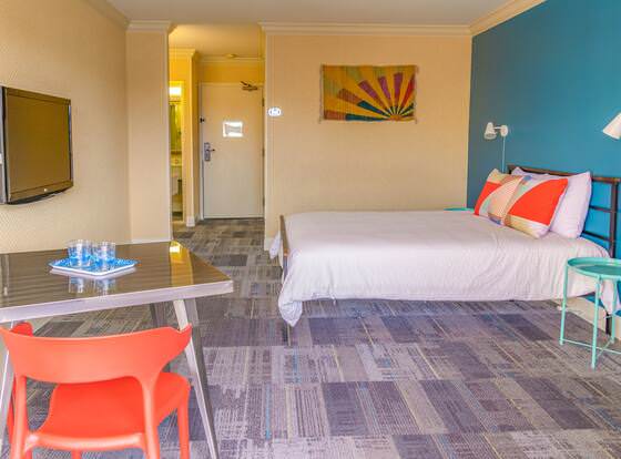 Samesun San Francisco allows check-in for 18 year-old guests