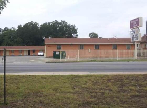 Roosevelt inn Motel allows check-in for 18 year-old guests