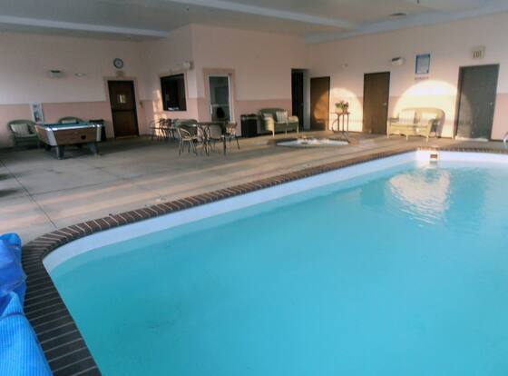 Quality Inn Thermopolis Near Hot Springs allows check-in for 18 year-old guests