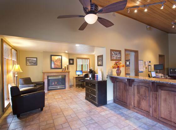 Glenwood Springs Cedar Lodge allows check-in for 18 year-old guests