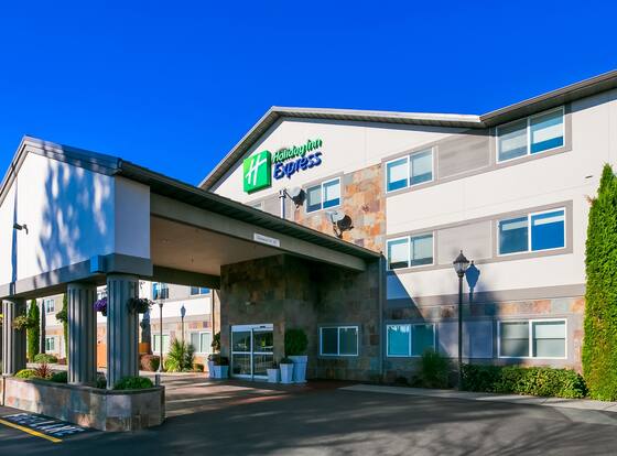 Holiday Inn Express & Suites Everett, an IHG Hotel allows check-in for 18 year-old guests