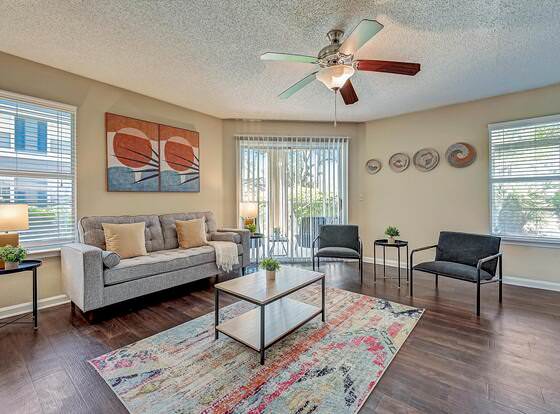 Convenient Apartments to Golf & Beaches by Frontdesk allows check-in for 18 year-old guests