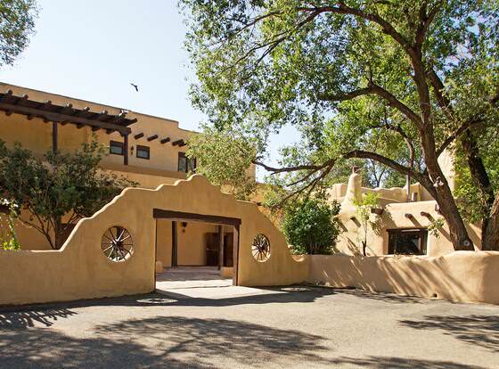 Sagebrush Inn & Suites allows check-in for 18 year-old guests