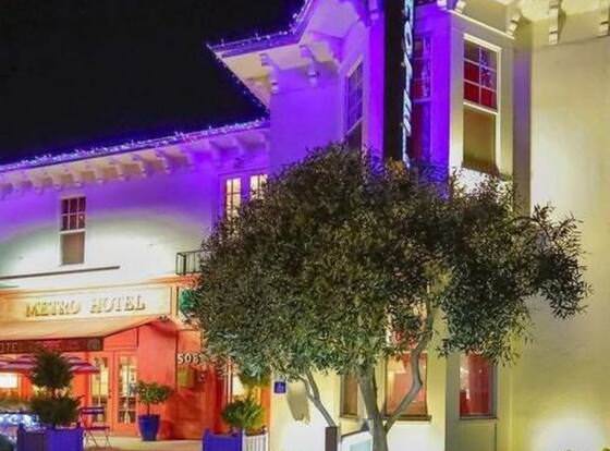 Metro Hotel and Cafe allows check-in for 18 year-old guests