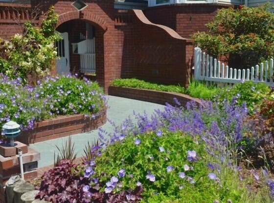 MacCallum House Inn allows check-in for 18 year-old guests