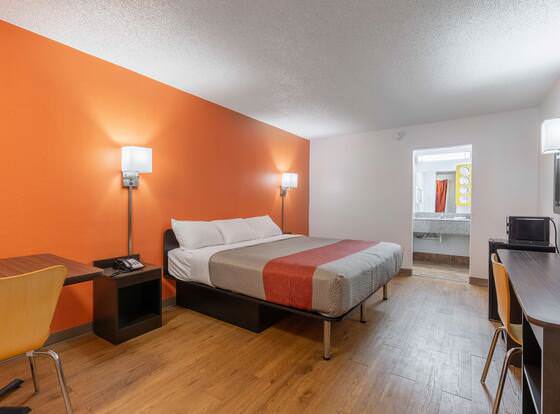 Motel 6 Bryan, TX - University Area allows check-in for 18 year-old guests