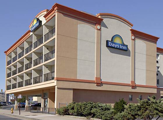 Days Inn by Wyndham Atlantic City Beachblock allows check-in for 18 year-old guests