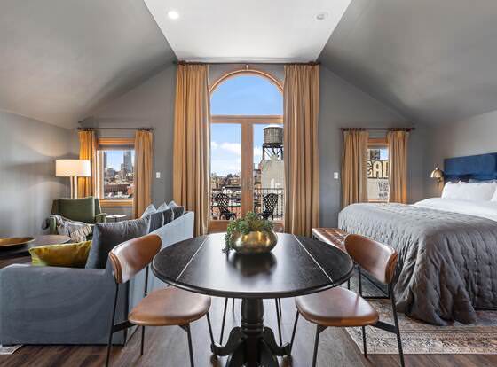 The Historic Blue Moon Hotel - NYC allows check-in for 18 year-old guests