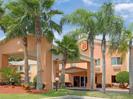 Super 8 by Wyndham Daytona Beach allows check-in for 18 year-old guests