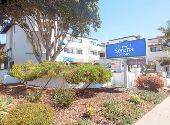 La Serena Inn allows check-in for 18 year-old guests