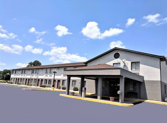 Americas Best Value Inn West Frankfort allows check-in for 18 year-old guests