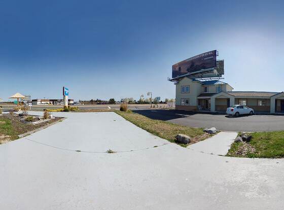 Skyline Inn Atlantic City allows check-in for 18 year-old guests