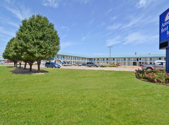 Americas Best Value Inn Lincoln allows check-in for 18 year-old guests