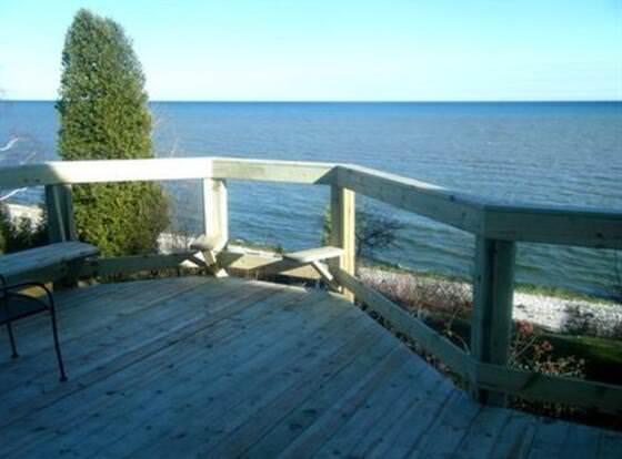 at the Waters Edge Bed & Breakfast allows check-in for 18 year-old guests