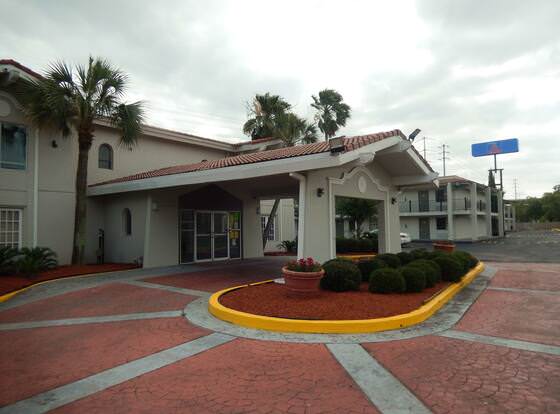 Studio 6 Houston, TX - Intercontinental Airport South allows check-in for 18 year-old guests