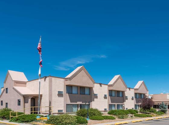 Super 8 by Wyndham Laramie allows check-in for 18 year-old guests