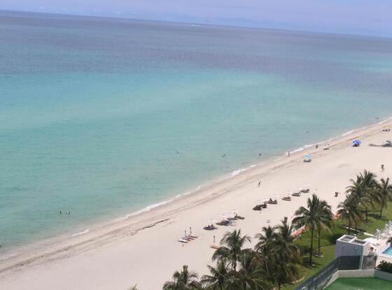 Luxury Sunny Isles Beach Condos allows check-in for 18 year-old guests