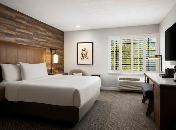 Napa Winery Inn allows check-in for 18 year-old guests