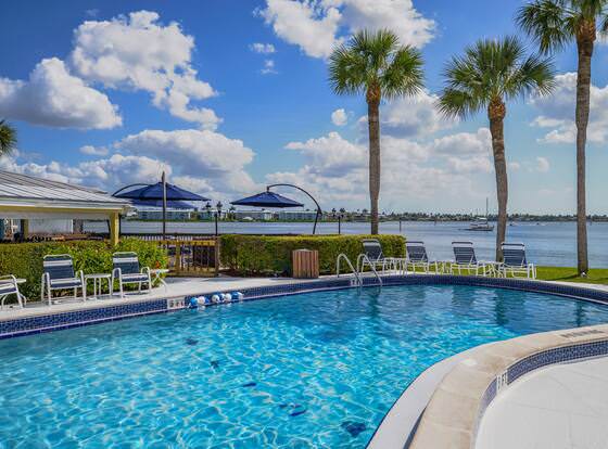 Charter Club Resort of Naples Bay allows check-in for 18 year-old guests