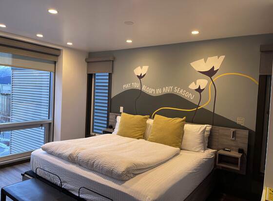 Silverbow Inn Hotel & Suites allows check-in for 18 year-old guests