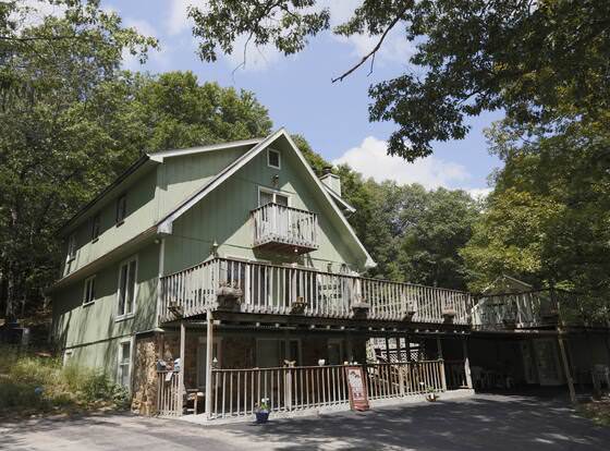 Lil Black Bear Inn allows check-in for 18 year-old guests