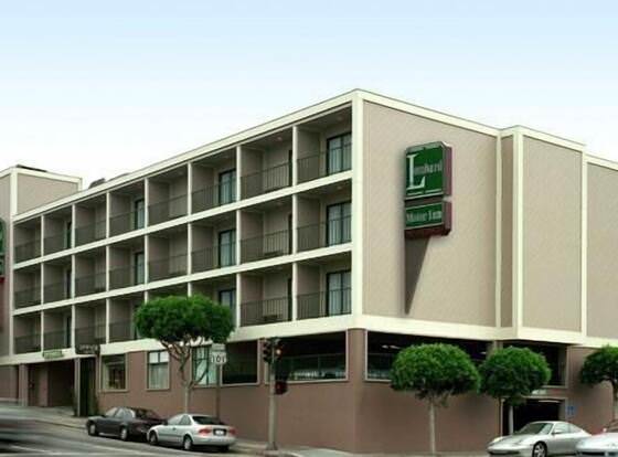 Lombard Motor Inn allows check-in for 18 year-old guests