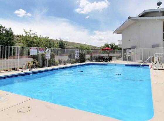 Studio 6 Albuquerque, NM – Midtown allows check-in for 18 year-old guests