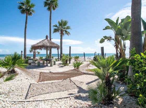 Hawaiian Inn Studios allows check-in for 18 year-old guests