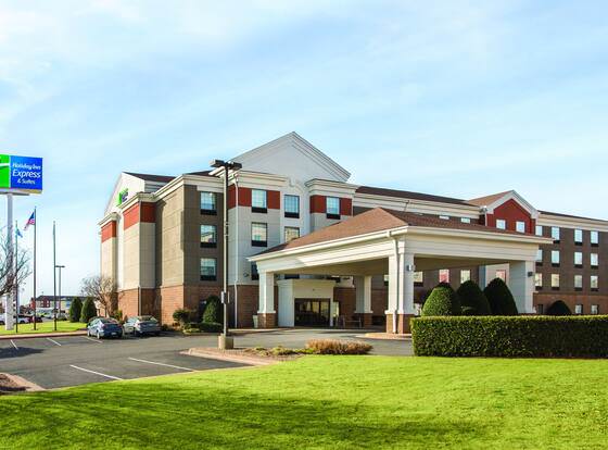 Holiday Inn Express Hotel & Suites Lawton-Fort Sill, an IHG Hotel allows check-in for 18 year-old guests