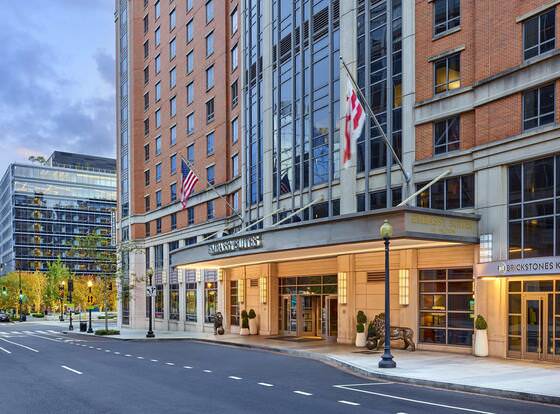 Embassy Suites by Hilton Washington D.C. – Convention Center allows check-in for 18 year-old guests