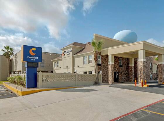 Comfort Inn allows check-in for 18 year-old guests