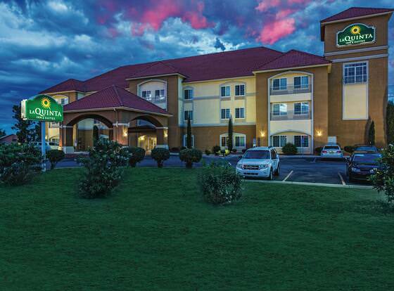 La Quinta Inn & Suites by Wyndham Deming allows check-in for 18 year-old guests