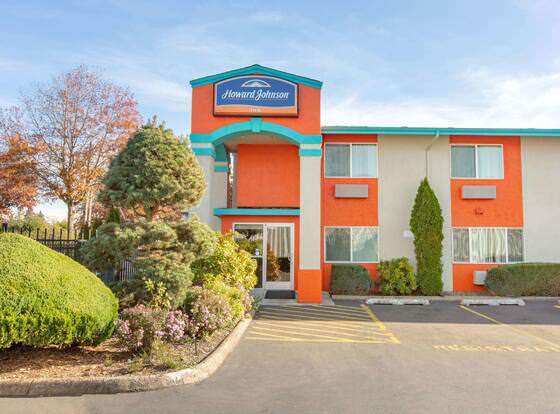 Howard Johnson by Wyndham Salem allows check-in for 18 year-old guests