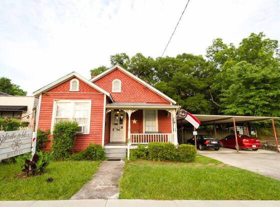 Stella Maris Hostel allows check-in for 18 year-old guests