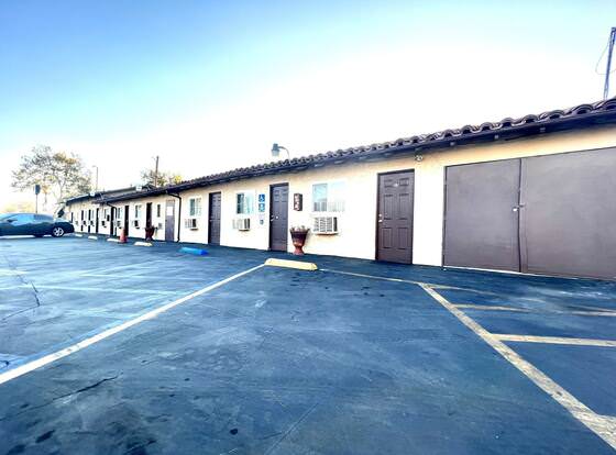 Super Inn allows check-in for 18 year-old guests