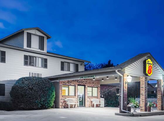 Super 8 by Wyndham Monroe WI allows check-in for 18 year-old guests