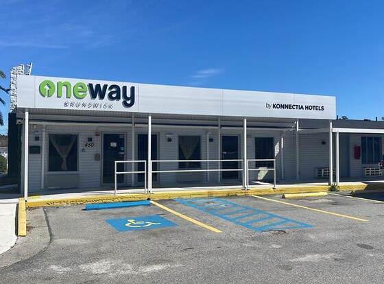 Oneway Brunswick allows check-in for 18 year-old guests